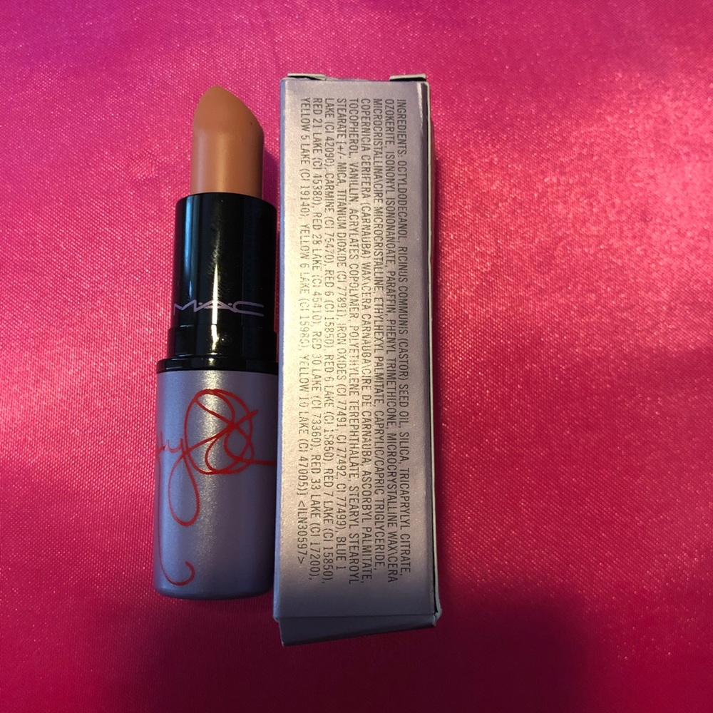 MAC Kelly Osbourne Strip Poker Lipstick